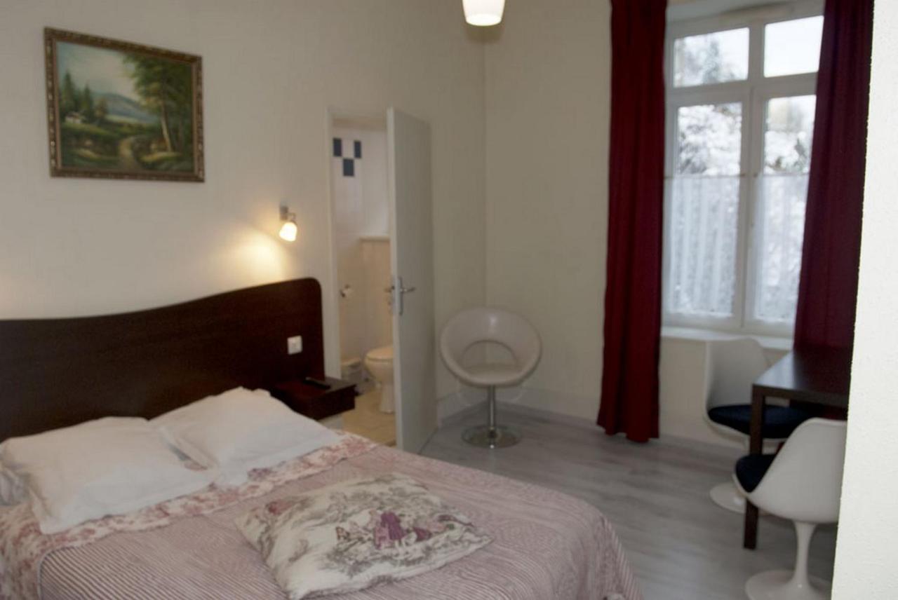 Acacias Apparts Hotel 플롬비에레레뱅 외부 사진