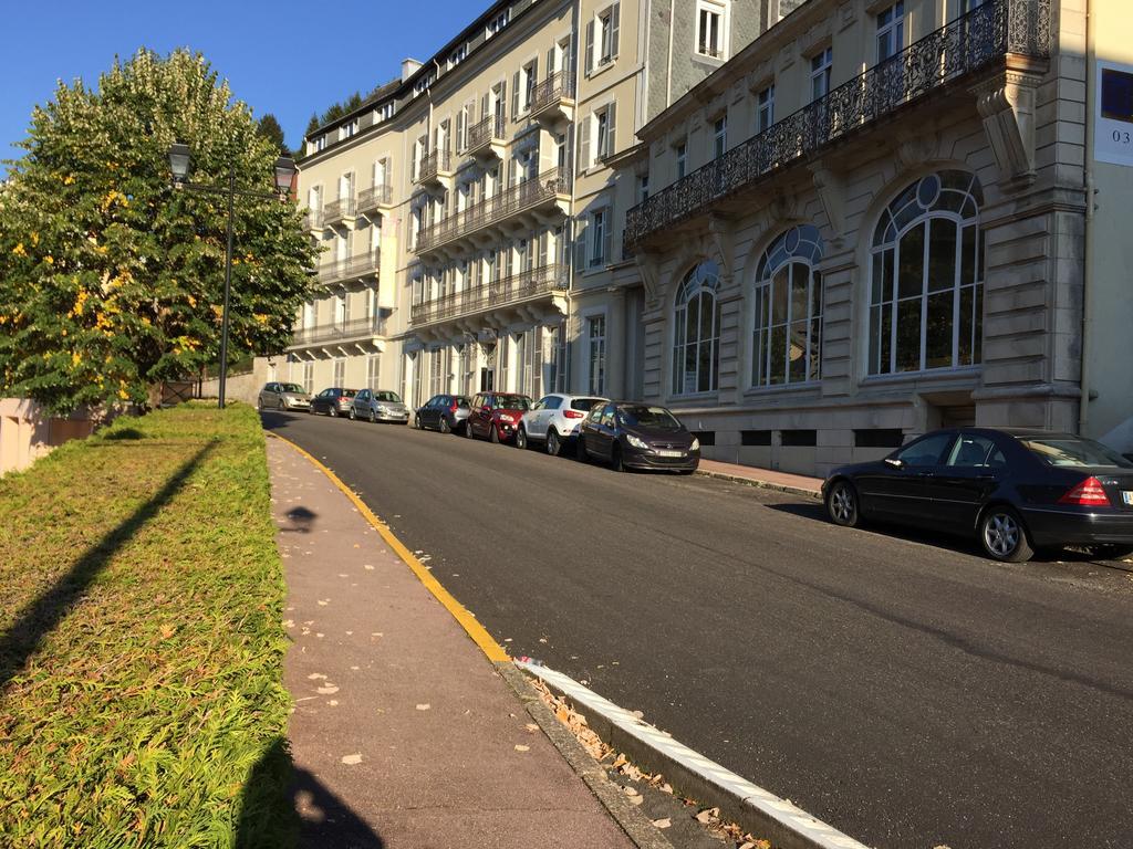 Acacias Apparts Hotel 플롬비에레레뱅 외부 사진
